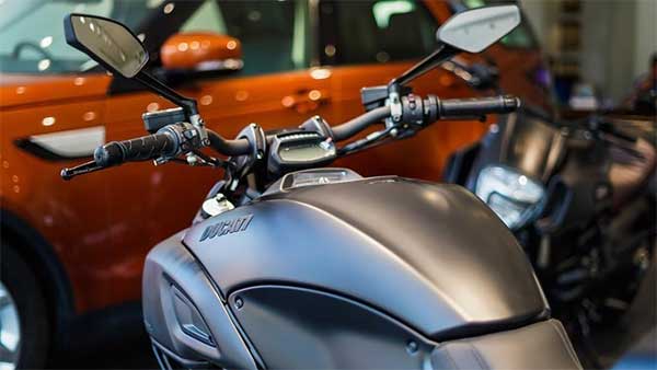 2018 Ducati Diavel Available At Rs 6.61 Lakh Discount