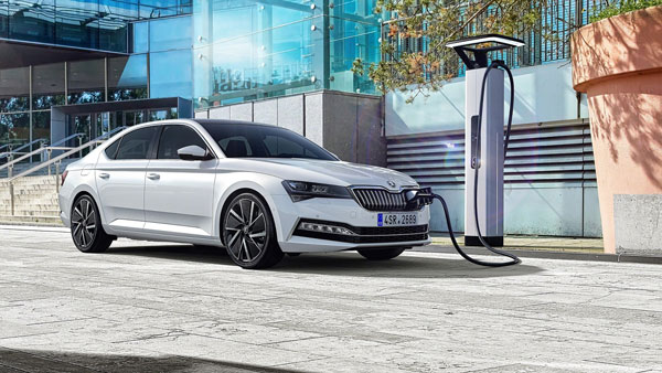 Skoda Unveils 2020 Superb
