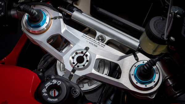 Ducati panigale v4 25 anniversario 916