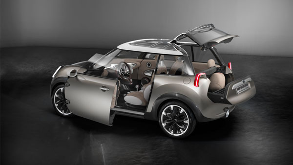 Mini Cooper SE & Mini Rocketman EV Revealed