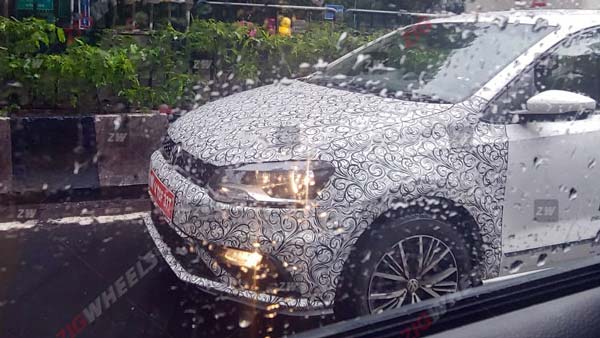 Volkswagen Polo And Vento Facelift Snapped Testing Again