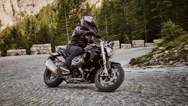 BMW Motorrad R 1250 R And R 1250 RT Motorcycles Launched In India At Rs 15.95 Lakh: Specs, Features & Other Details BMW Motorrad R 1250 R And R 1250 RT Motorcycles Launched In India At Rs 15.95 Lakh: Specs, Features & Other Details