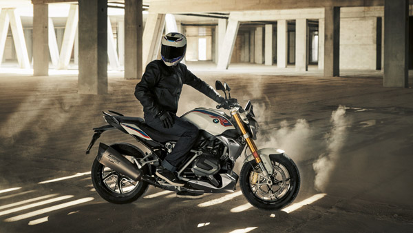 BMW Motorrad R 1250 R And R 1250 RT Motorcycles Launched In India At Rs 15.95 Lakh: Specs, Features & Other Details BMW Motorrad R 1250 R And R 1250 RT Motorcycles Launched In India At Rs 15.95 Lakh: Specs, Features & Other Details