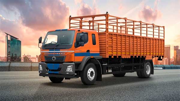 Daimler BS-VI Trucks and Buses Showcased Ahead Of India LaunchNext Year