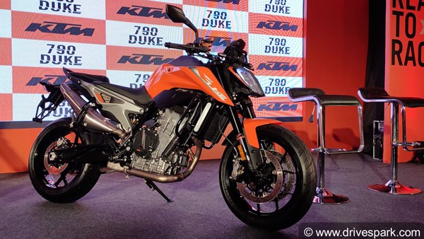 KTM Duke 790 Power Parts Revealed: Bar End Mirrors, Windscreen & More