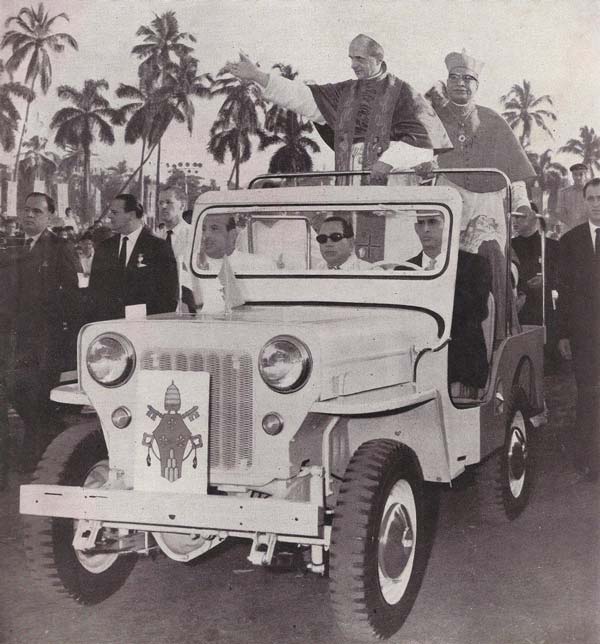 Pope Francis Travels In A Mahindra KUV100 In Mozambique: Anand Mahindra Tweets About The Proud Moment