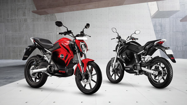 Revolt RV400 Deliveries Begin: First Electric Bike Delivered In Delhi 