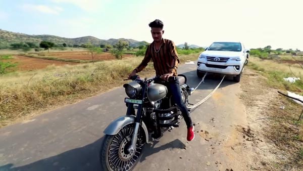 Video: Royal Enfield Classic 350 Towing Toyota Fortuner & Its Effect On The Engine
