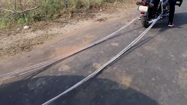 Video: Royal Enfield Classic 350 Towing Toyota Fortuner & Its Effect On The Engine
