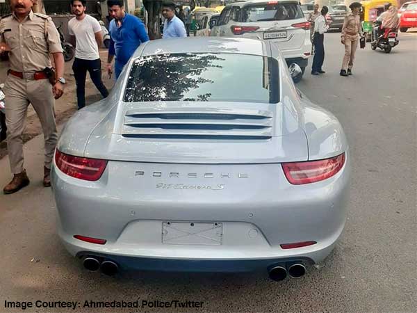 Porsche 911 Owner Fined Rs 9.8 Lakh Porsche 911 Owner Fined Rs 9.8 Lakh