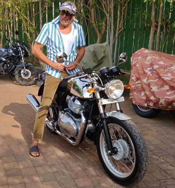 jackie-shroff-buys-royal-enfield-continental-gt-650-chooses-mr-clean-trim2