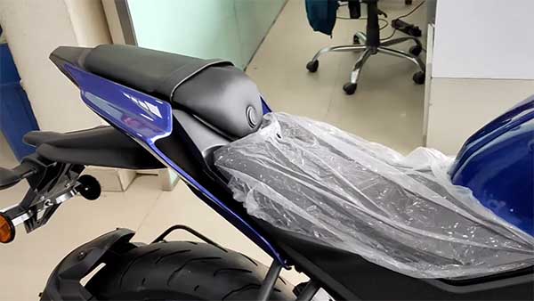 Yamaha YZF R15 V3.0 BS6 Models Begin Reaching Dealerships Across India