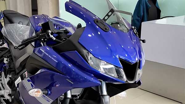 Yamaha YZF R15 V3.0 BS6 Models Begin Reaching Dealerships Across India