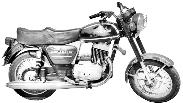 Yezdi Delux 1987 Model Modified To Look Like The Jawa Perak: Details2
