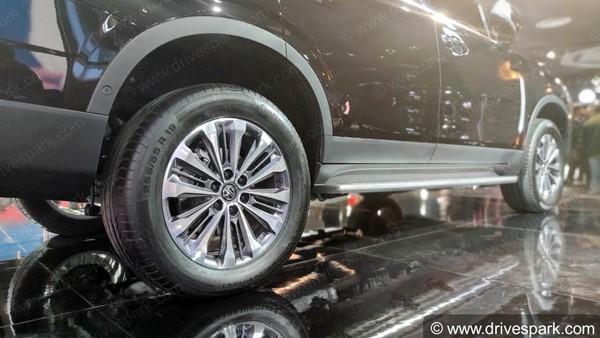 Auto Expo 2020: MG Gloster Unveiled - Expected Launch Date, Price, Specs, Features, Images & More