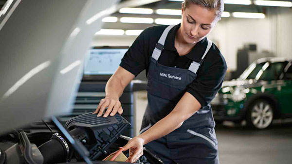 BMW India Announces Special Services For Doctors Fighting COVID-19 Pandemic BMW India Announces Special Services For Doctors Fighting COVID-19 Pandemic