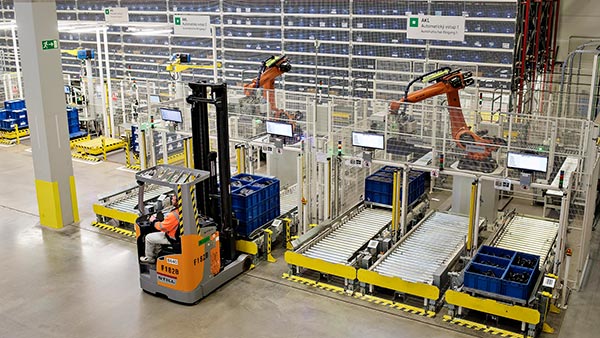 Skoda Parts Center Continues To Operate Three Shifts During Covid-19 Pandemic