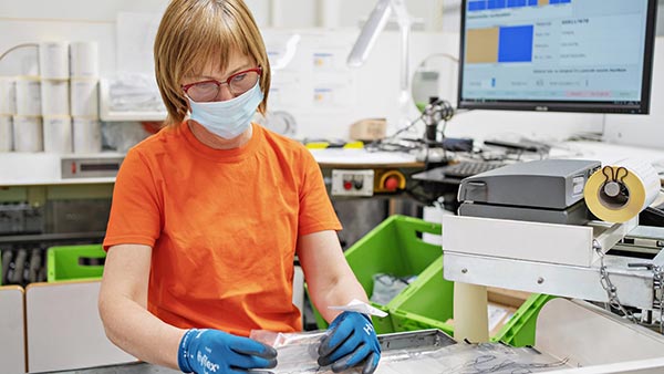 Skoda Parts Center Continues To Operate Three Shifts During Covid-19 Pandemic