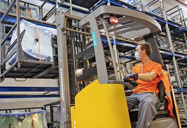 Skoda Parts Center Continues To Operate Three Shifts During Covid-19 Pandemic