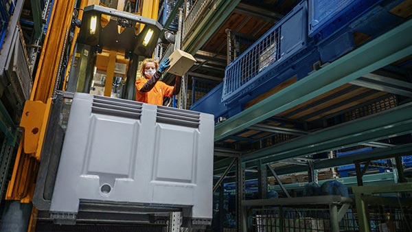 Skoda Parts Center Continues To Operate Three Shifts During Covid-19 Pandemic