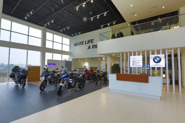 BMW Inuagrates New Facility Next With Cars & Bikes Displayed Under One Roof