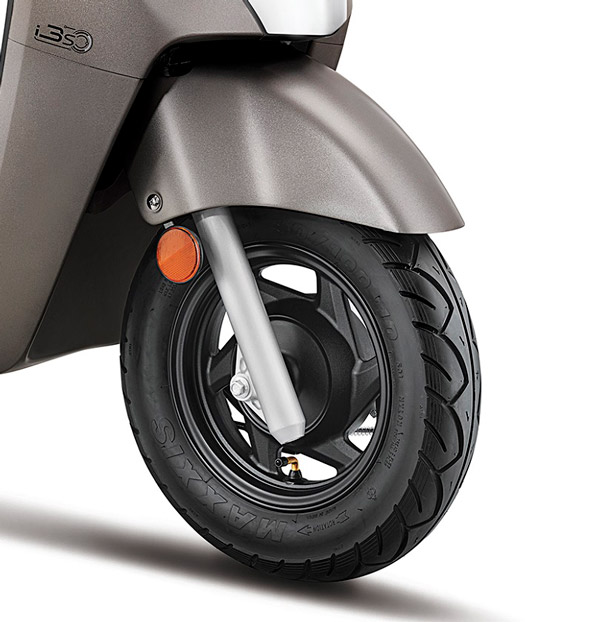 Hero MotoCorp Presents 100 Scooters To Gorakhpur Police Department As Part Of Project Sakhi