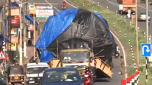 Maharashtra To Kerala On-Road Travel: 74-Wheeled Truck Takes One Year To Complete Journey Between Nashik & Vikram Sarabhai Space Station Averaging 5km Per Day