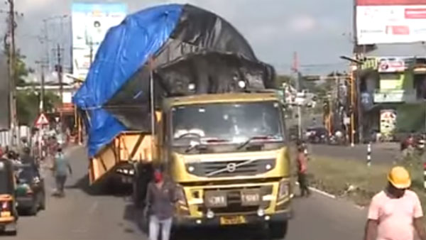 Maharashtra To Kerala On-Road Travel: 74-Wheeled Truck Takes One Year To Complete Journey Between Nashik & Vikram Sarabhai Space Station Averaging 5km Per Day