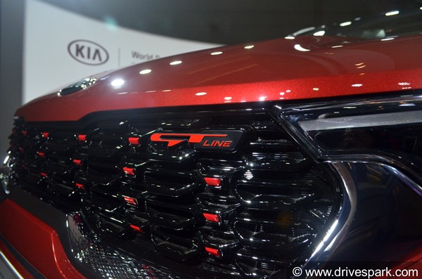 Kia Sonet Review (First Look): Design, Interiors, Specs, Features & Other Details Explained 