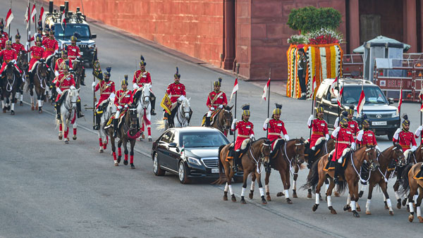 Independence Day: Car Used By The President Of India Ram Nath Kovind Is A Mercedes-Maybach S600 Pullman: Here Are All Its Details