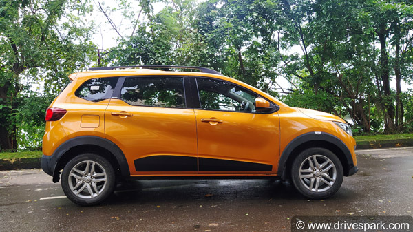 the Triber AMT gets a traditional gear lever that gives the driver the option of manual shifting.