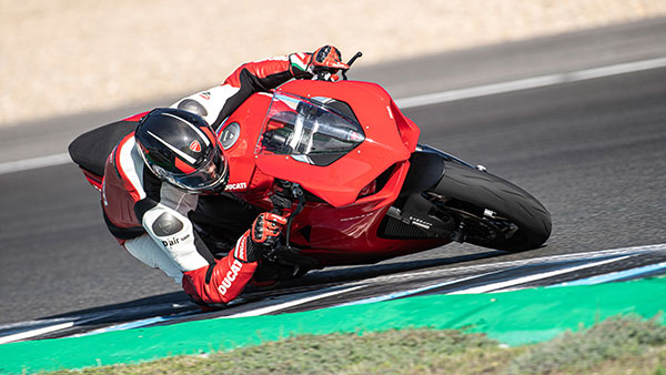 Top Bike News Of The Week: Hornet, Vulcan S, Panigale V2 Launched, Meteor Feature Revealed & More
