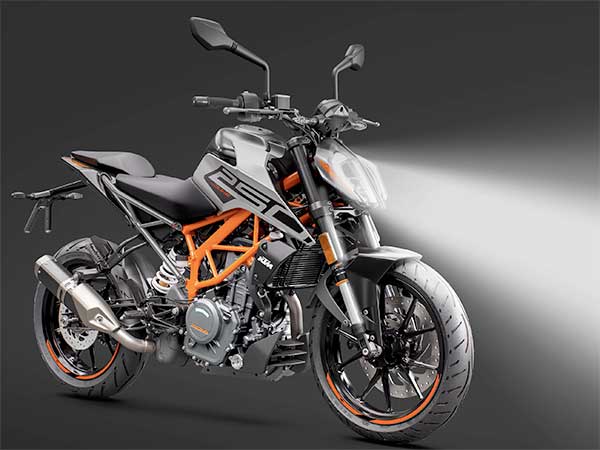 Top Bike News Of The Week: KTM Duke 250, Techo Electra Saathi Launched, Jawa BS6 Deliveries Begin & More