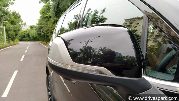 MG Gloster Review (First Drive): The New Luxury Off-Roader SUV In Town!