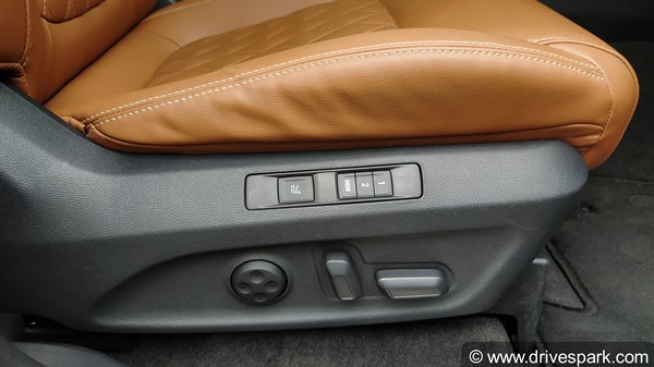 MG Gloster Review (First Drive): The New Luxury Off-Roader SUV In Town!