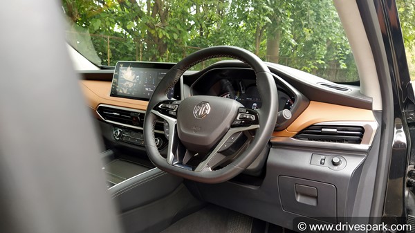 MG Gloster Review (First Drive): The New Luxury Off-Roader SUV In Town!