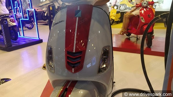 Vespa Racing Sixties Scooters Launched In India At Rs 1.2 Lakh: Special-Edition Scooters Available In Both 125cc & 150cc Versions