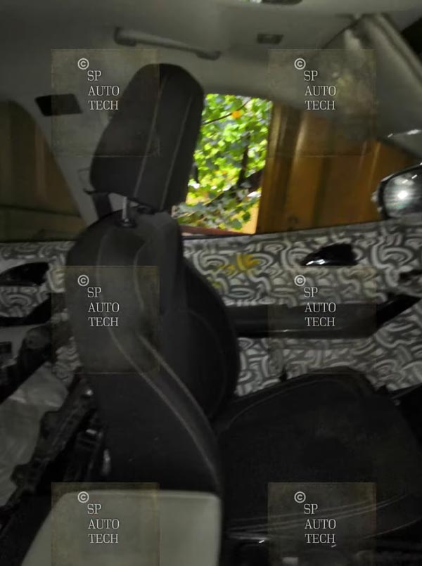 Spy Pics: New Mahindra XUV500 Interiors, Features & Engine Revealed