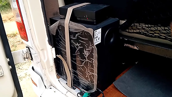 Tempo Traveller Modified For Personal Use: Video Showcases India’s First Flat-Roof White Board Force Traveller Tempo Traveller Modified For Personal Use: Video Showcases India’s First Flat-Roof White Board Force Traveller