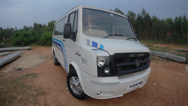 Tempo Traveller Modified For Personal Use: Video Showcases India’s First Flat-Roof White Board Force Traveller Tempo Traveller Modified For Personal Use: Video Showcases India’s First Flat-Roof White Board Force Traveller