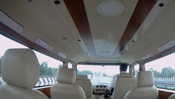 Tempo Traveller Modified For Personal Use: Video Showcases India’s First Flat-Roof White Board Force Traveller Tempo Traveller Modified For Personal Use: Video Showcases India’s First Flat-Roof White Board Force Traveller