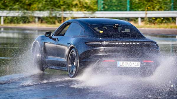 World Drifting Record By Porsche Taycan: Electric Supercar Enters Guinness World Record Books By Drifting For 42.171 Kms In 55 Minutes