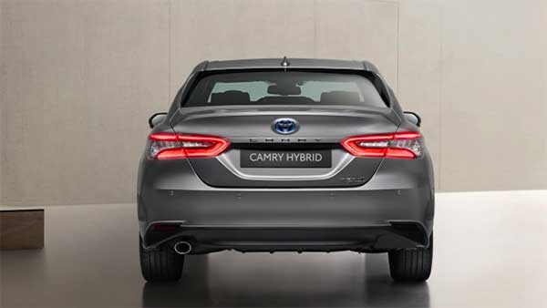 Toyota Camry Hybrid Facelift Unveiled Globally: Expected India Launch, Updates & Other Details