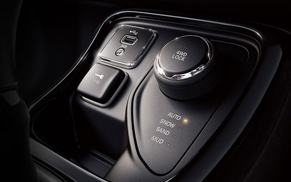 Jeep Compass December Offers: Cash Discounts, Exchange Bonus & Other Benefits