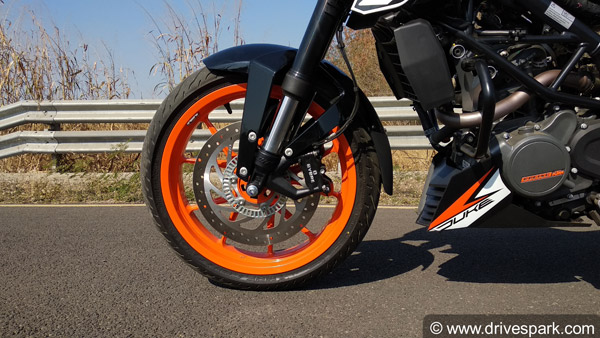 New KTM Duke 125 (2021) Arrives At Dealership Ahead Of India Launch: Specs, Design & Other Details