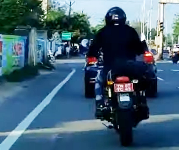 Spy Pics New Royal Enfield Interceptor 350 Coming Soon? Caught On