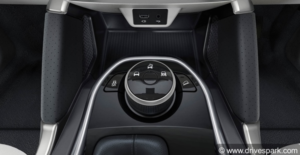 2021 Tata Safari Review (First Drive): Performance, Handline, Specs, Features, Design, Expected Price, Rivals & Other Details