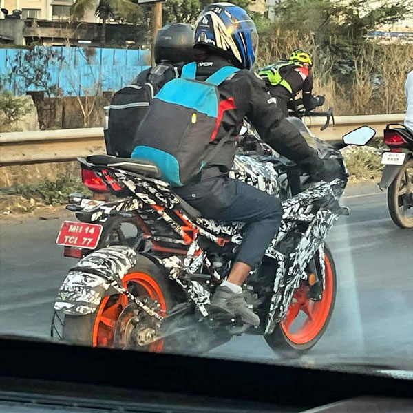 New KTM RC200 Spied Testing In India