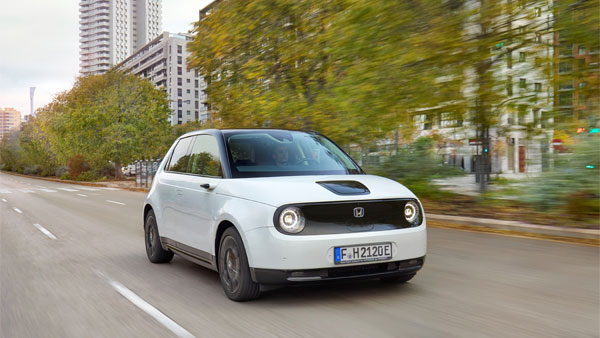 Honda e WinsThe '2021 World Urban Car Of The Year' Award