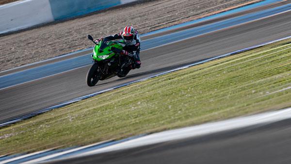 Kawasaki ZX-4R Being Developed? Kawasaki Is Reportedly Working On A 400cc 4-Cylinder Engine